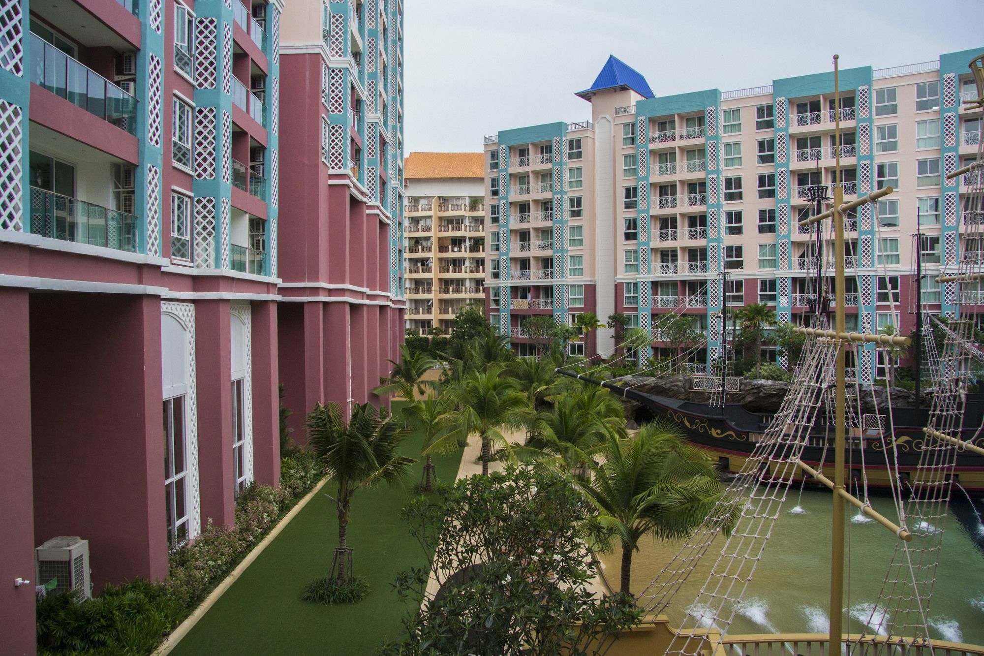 Grande Caribbean Family Apartment باتايا المظهر الخارجي الصورة